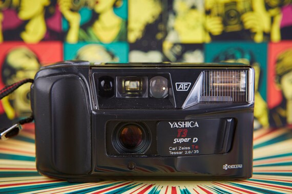 フィルムカメラ YASHICA Carl Zeiss Tessar 35 T* フィルムカメラ YASHICA Carl Zeiss Tessar 35 T* Kyocera
