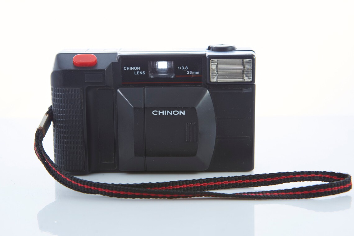 Chinon 35 F-II Super: Vintage 35mm Film Camera, foto 1 di 5