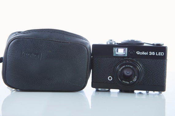 フィルムカメラ Rollei 35 LED。レンズ Triotar 1:3.5 f=40 mm