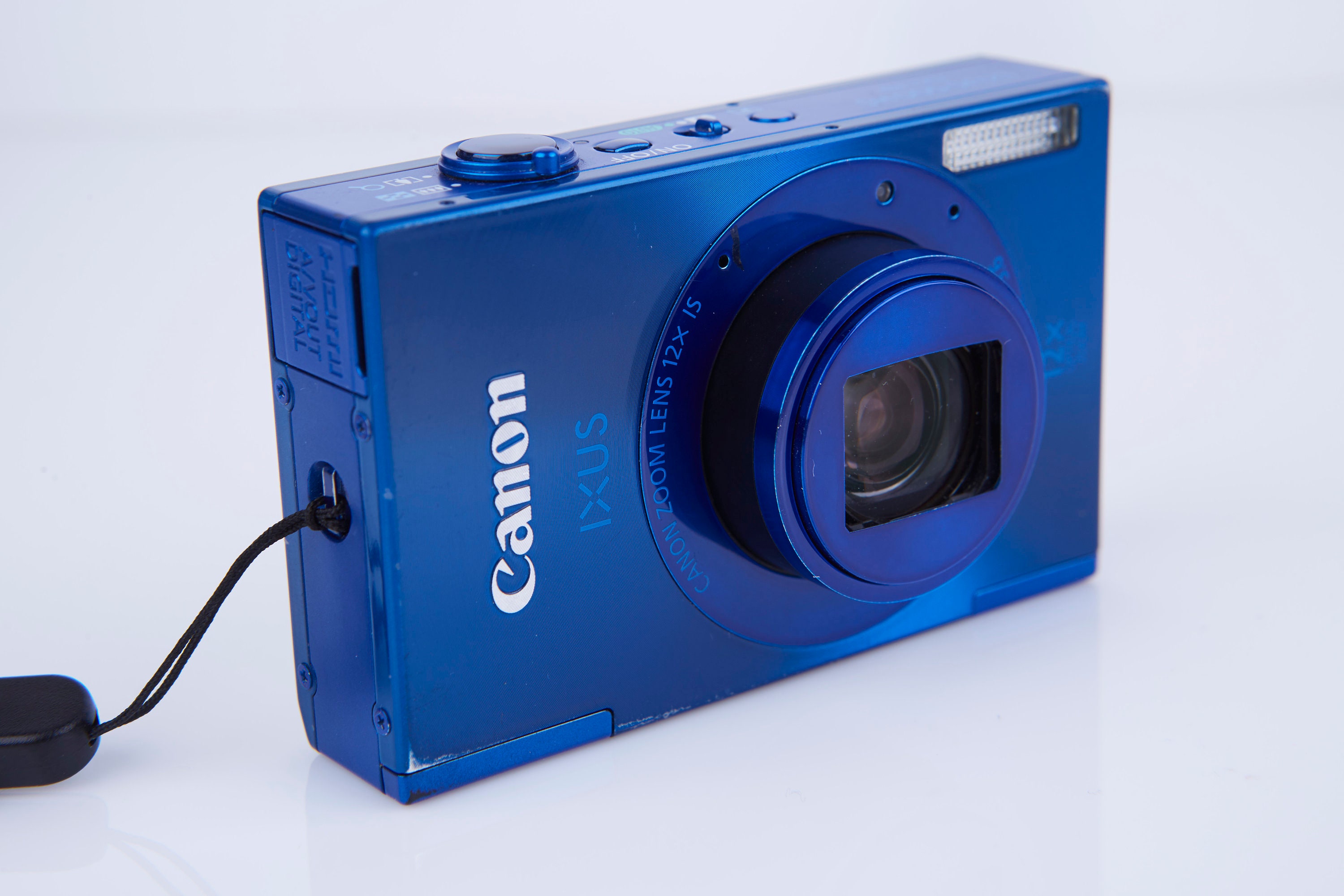 Compra Ahora tu Cámara Vintage Digital - Canon IXUS 500 – Camera Shop