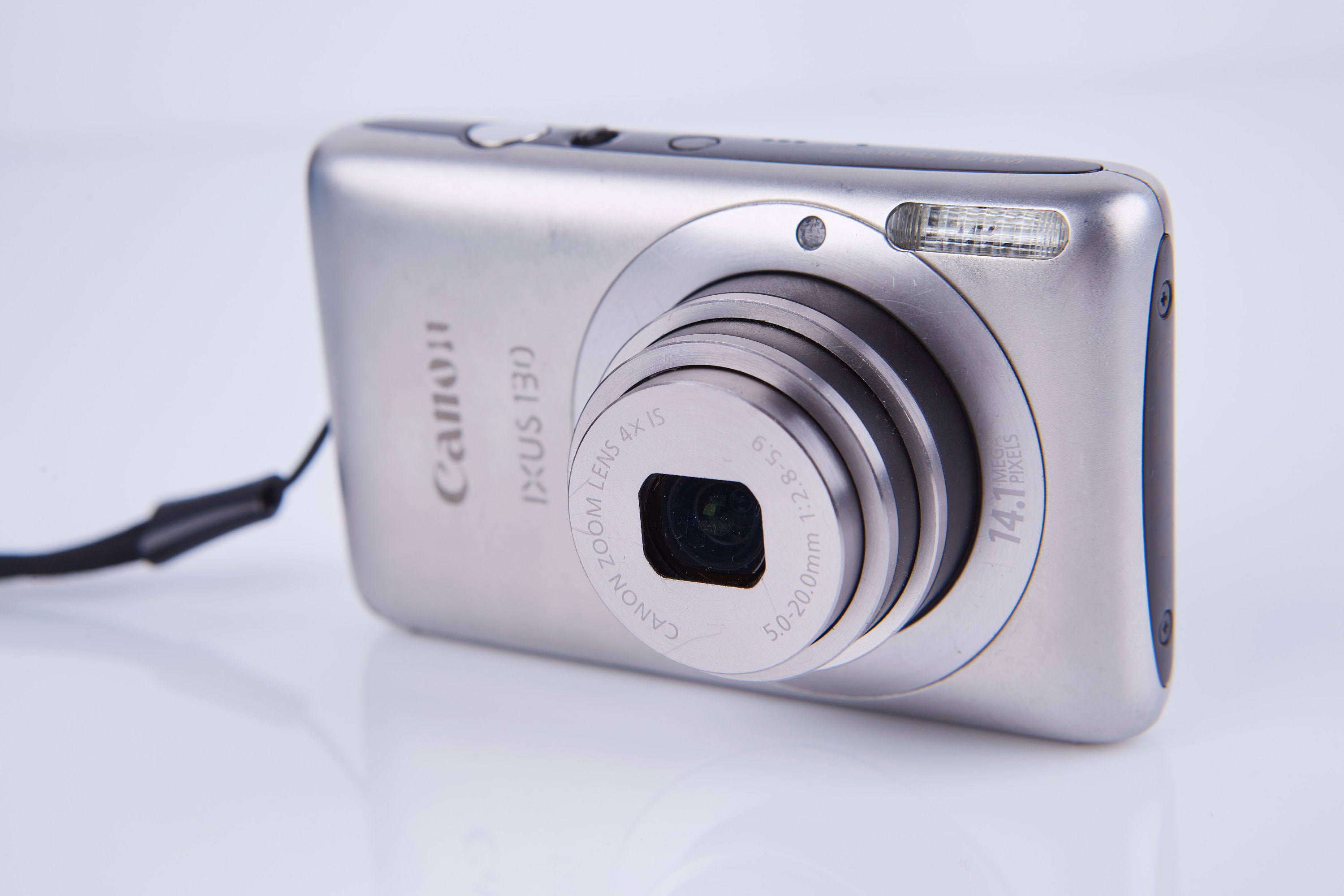 Canon Digital IXUS 130 14.1MP 4 X Optical Zoom Digital Canon Digital IXUS 130 14.1MP 4 X Optical Zoom Digital
