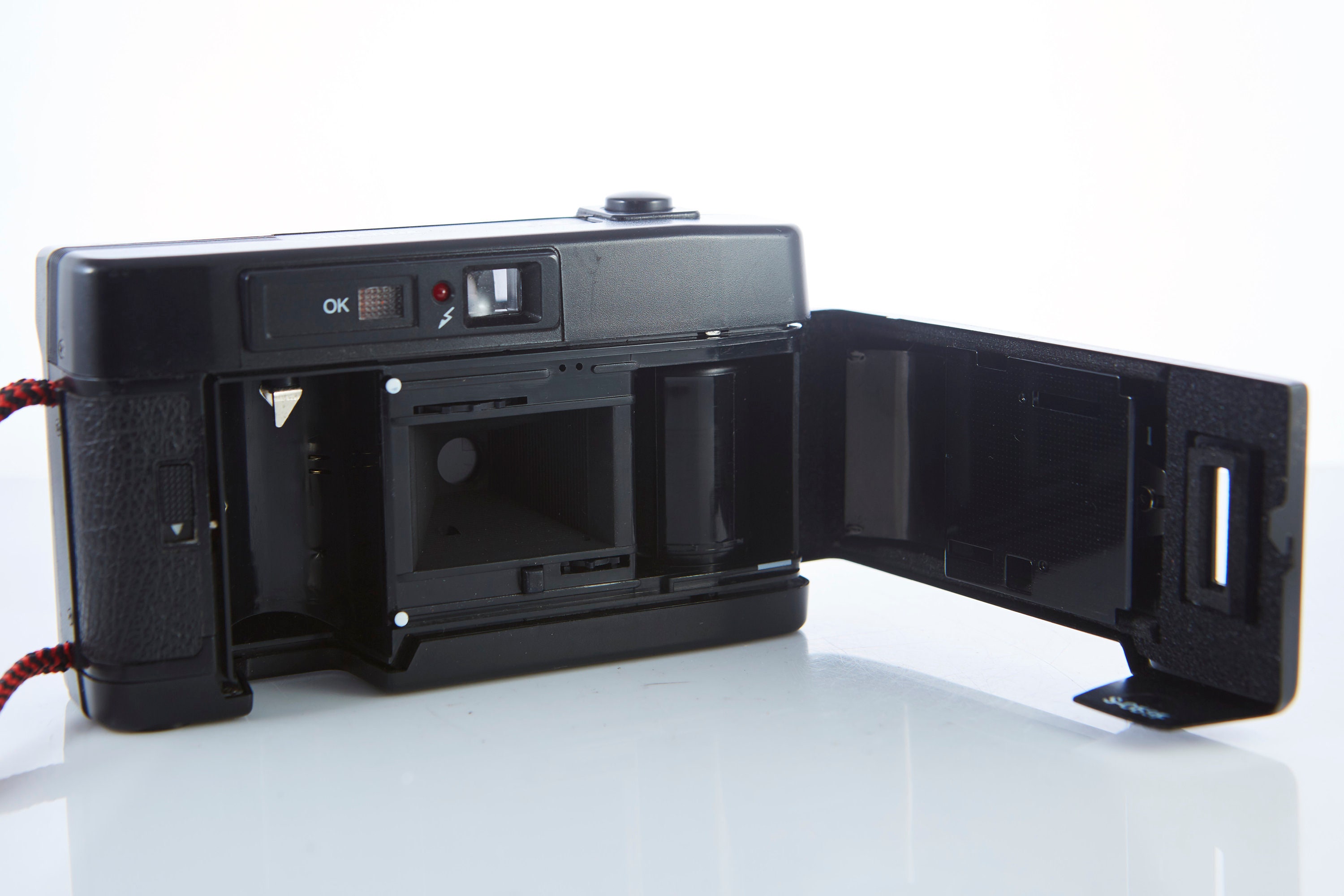 ミランダ SF-Z ヴィンテージ 35mmフィルムカメラ：ポイント＆シュート