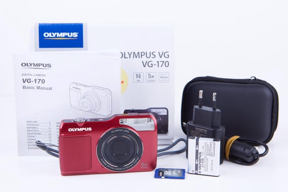 Olympus VG-170 14MP 5X Zoom Compact Digital Camera. Vintage