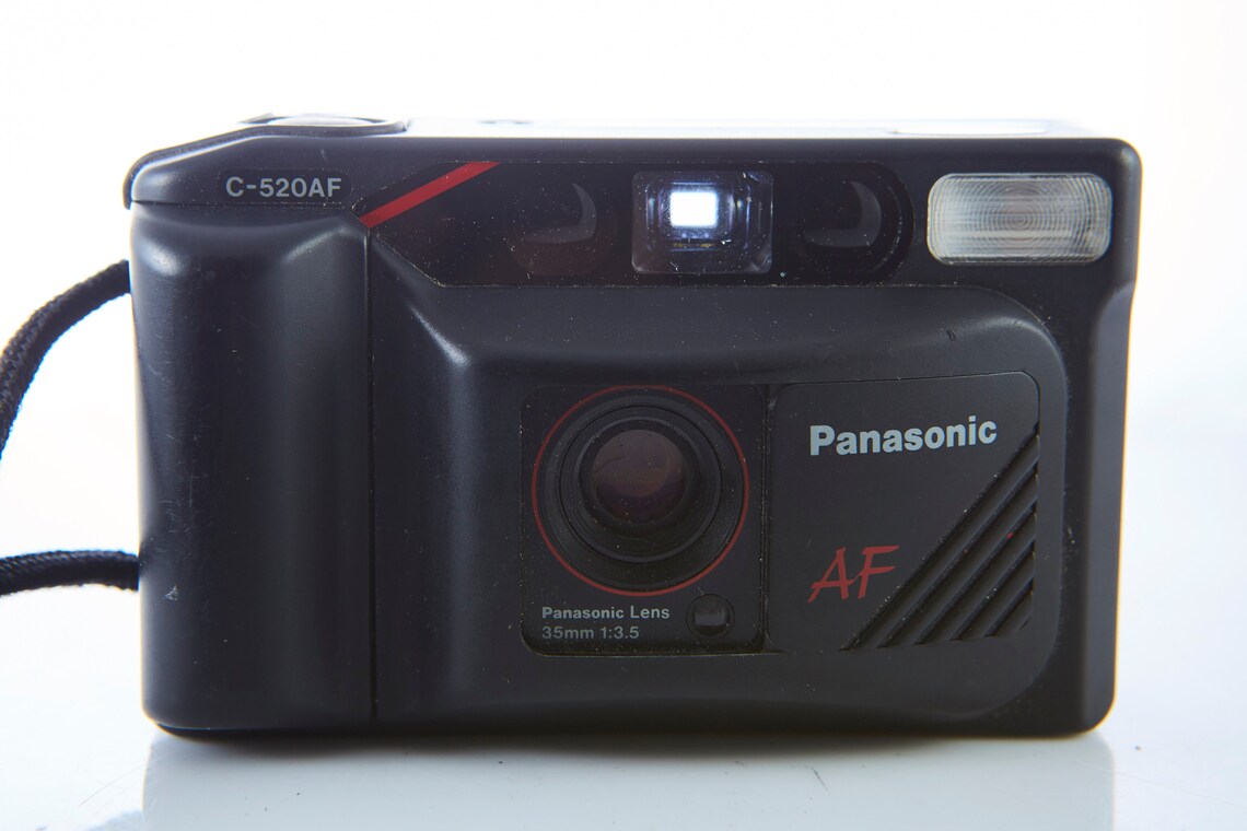 Panasonic C-520AF Film Camera: 35mm Point & Shoot with Case, foto 2 di 5