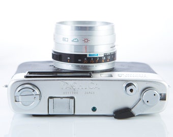 Yashica Electro M5 Film Camera: Vintage Home Decor (not Working