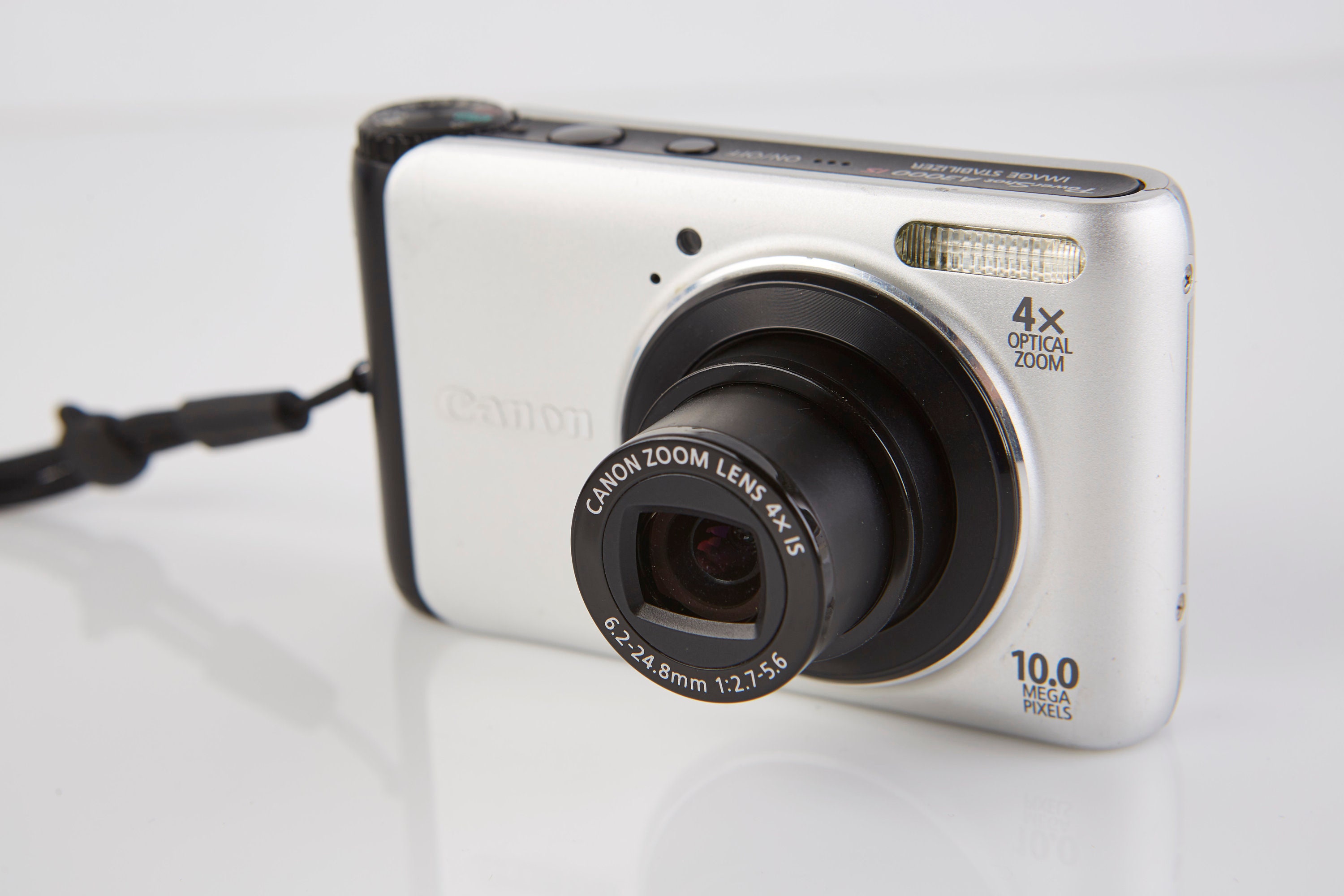 Canon Powershot A3000 IS 10MP 4X Zoom Compact Digital Camera.