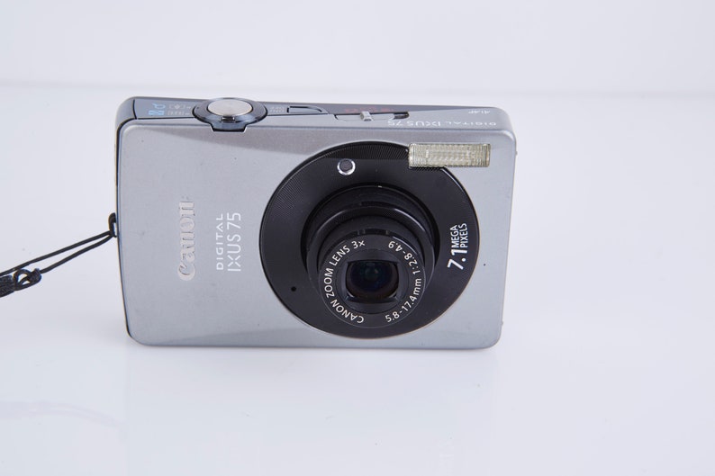Canon Digital IXUS 75 7MP 3X Zoom Compact Digital Camera. Vintage Digital Camera. Working Digital Camera. Tested. image 4