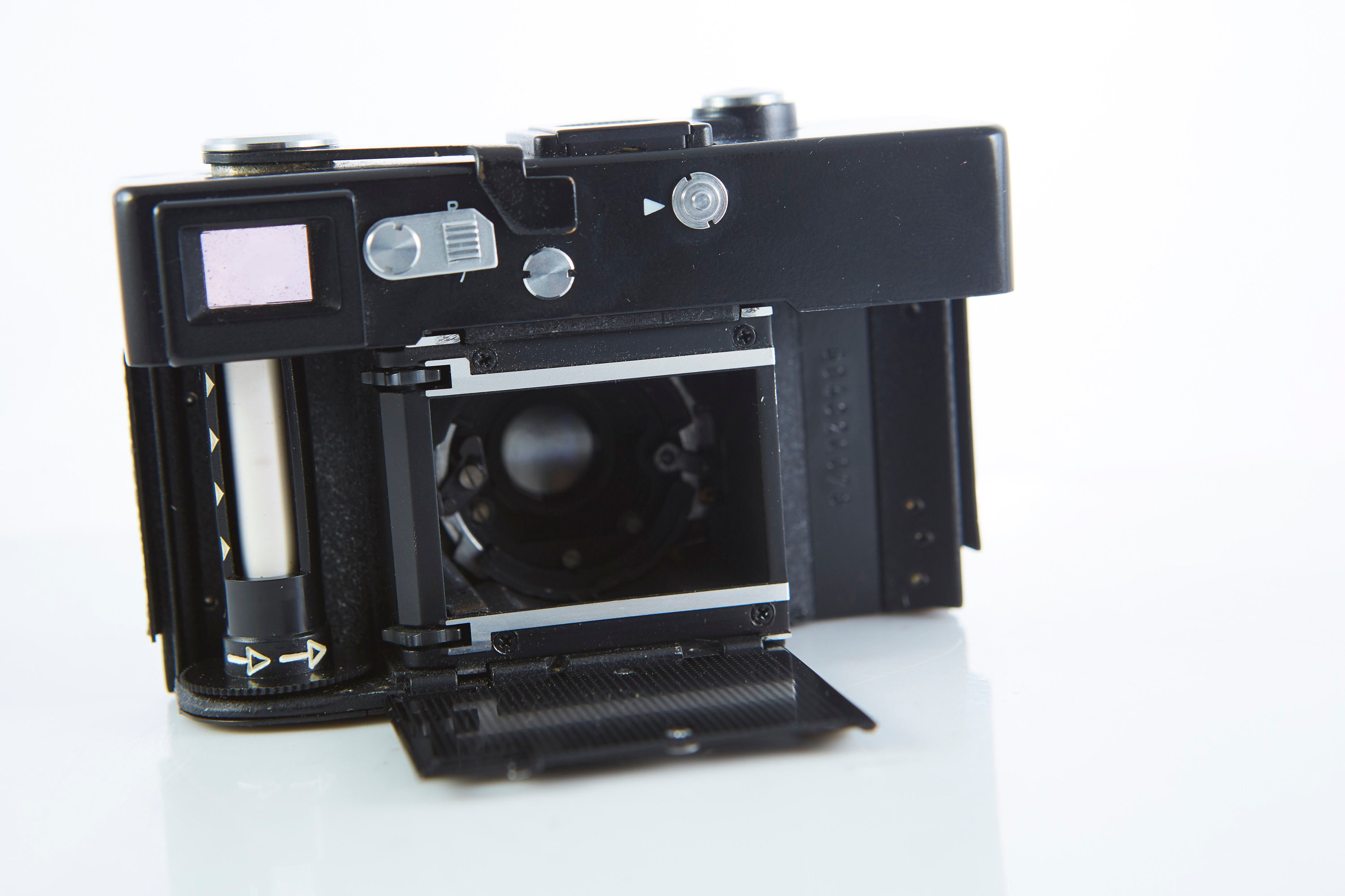 Film Camera Rollei 35 ТE. Lens Tessar 1:3,5 F=40mm. Working Film Camera Rollei 35 ТE. Lens Tessar 1:3,5 F=40mm. Working