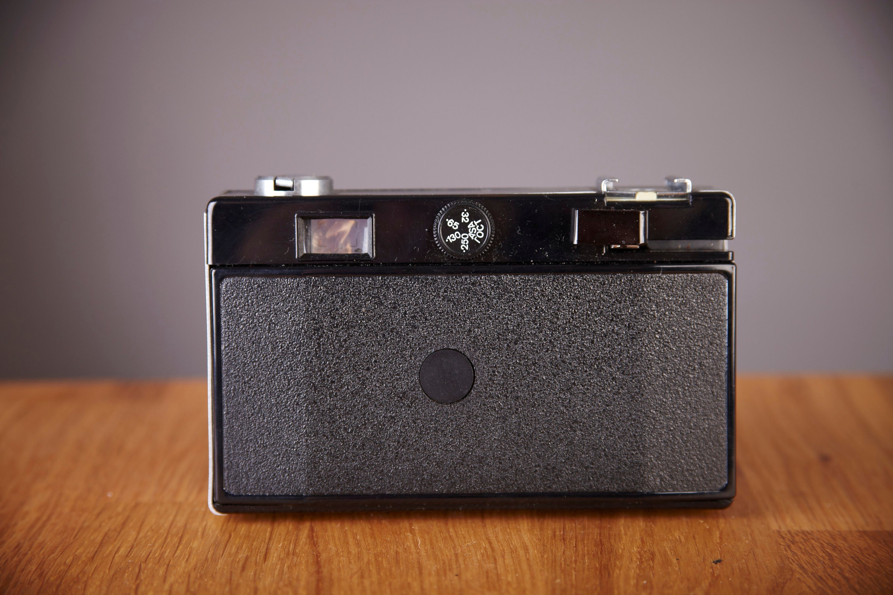 Vilia 35mmフィルムカメラ – ヴィンテージソビエトビューファインダー