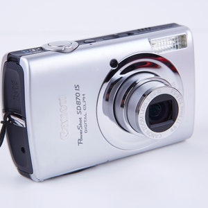 Canon Powershot SD870 IS Digital Elph 8MP 3,8x Zoom Compact