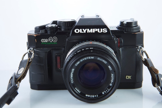 オリンパス OM40 プログラムフィルムカメラ：50mmレンズ、実用一眼レフ