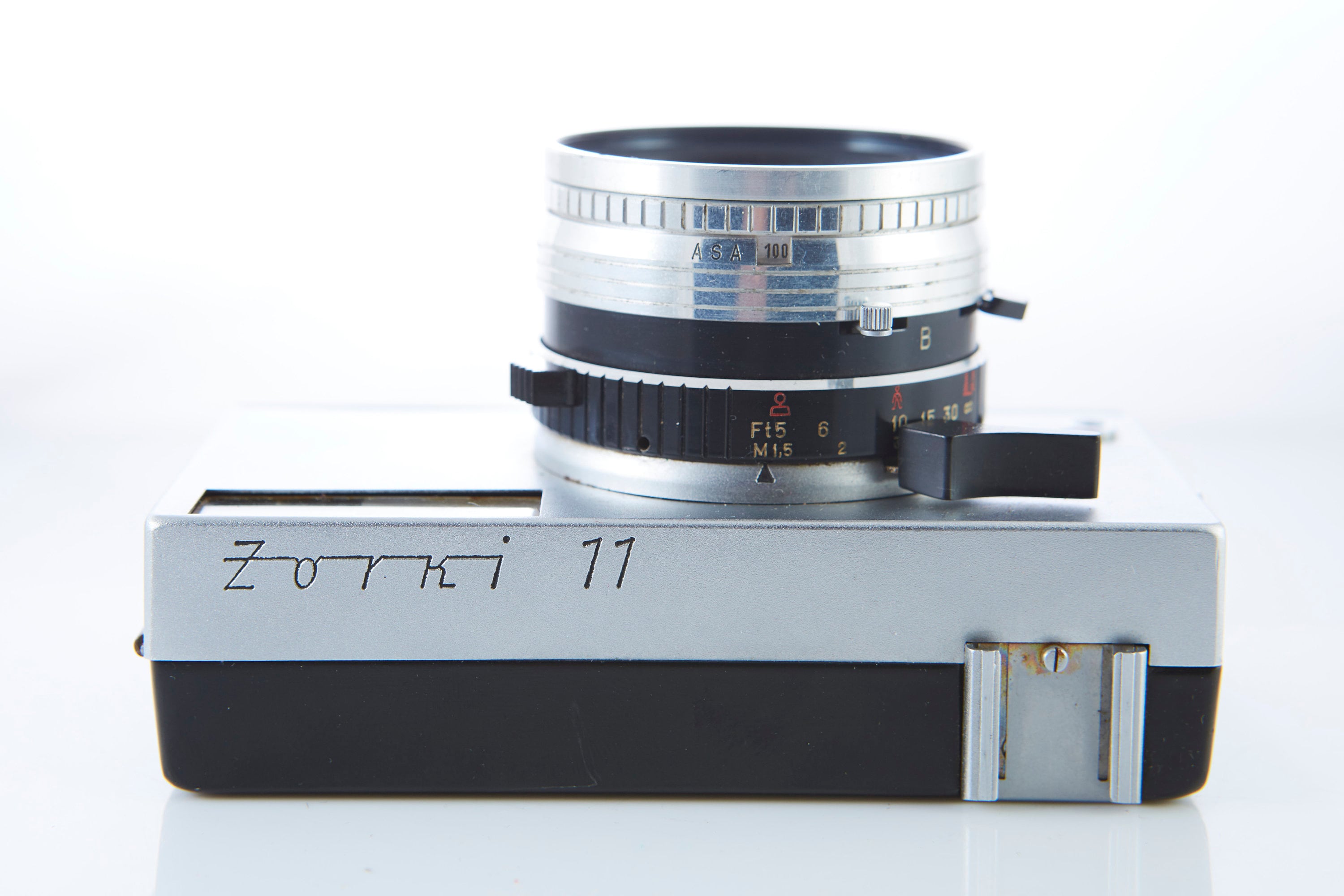 ビンテージ Zorki 11 レンジファインダーカメラ（フラッシュ付き、動作