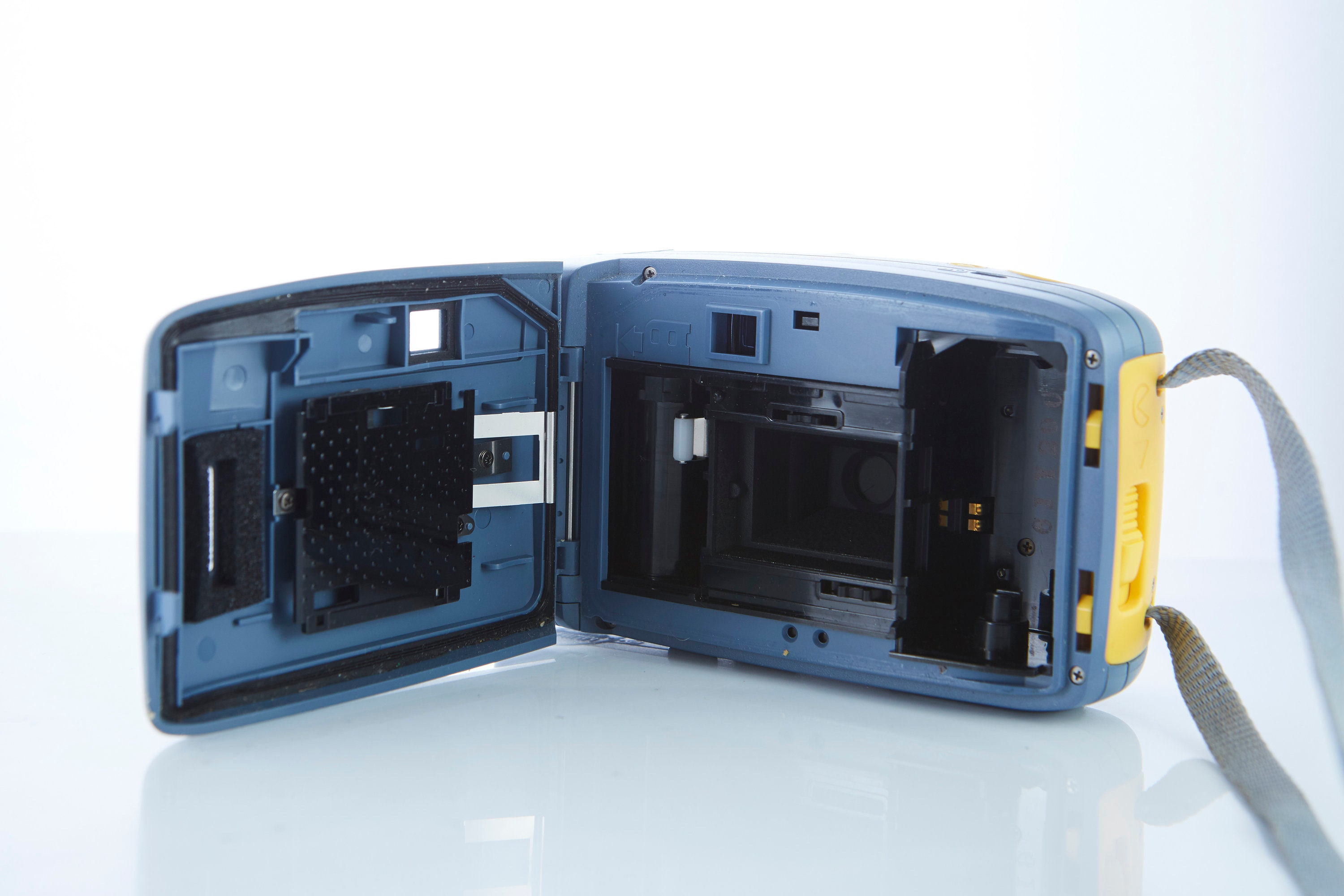 フィルムカメラ PENTAX PC 606W Pentax PC-606W – Retro Camera Shop