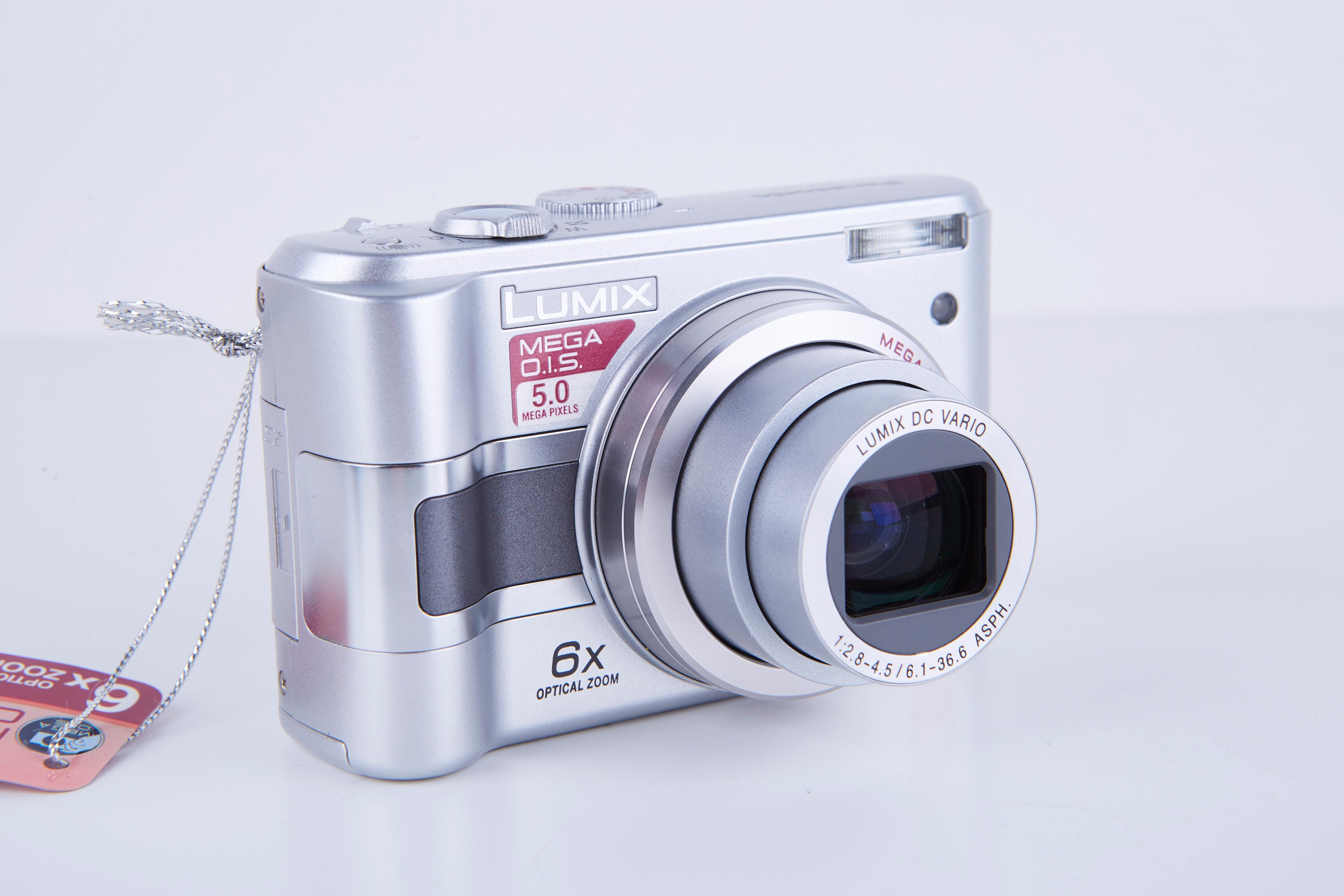 Panasonic Lumix DMC-LZ4 Compact Digital Camera. Vintage Panasonic Lumix DMC-LZ4 Compact Digital Camera. Vintage