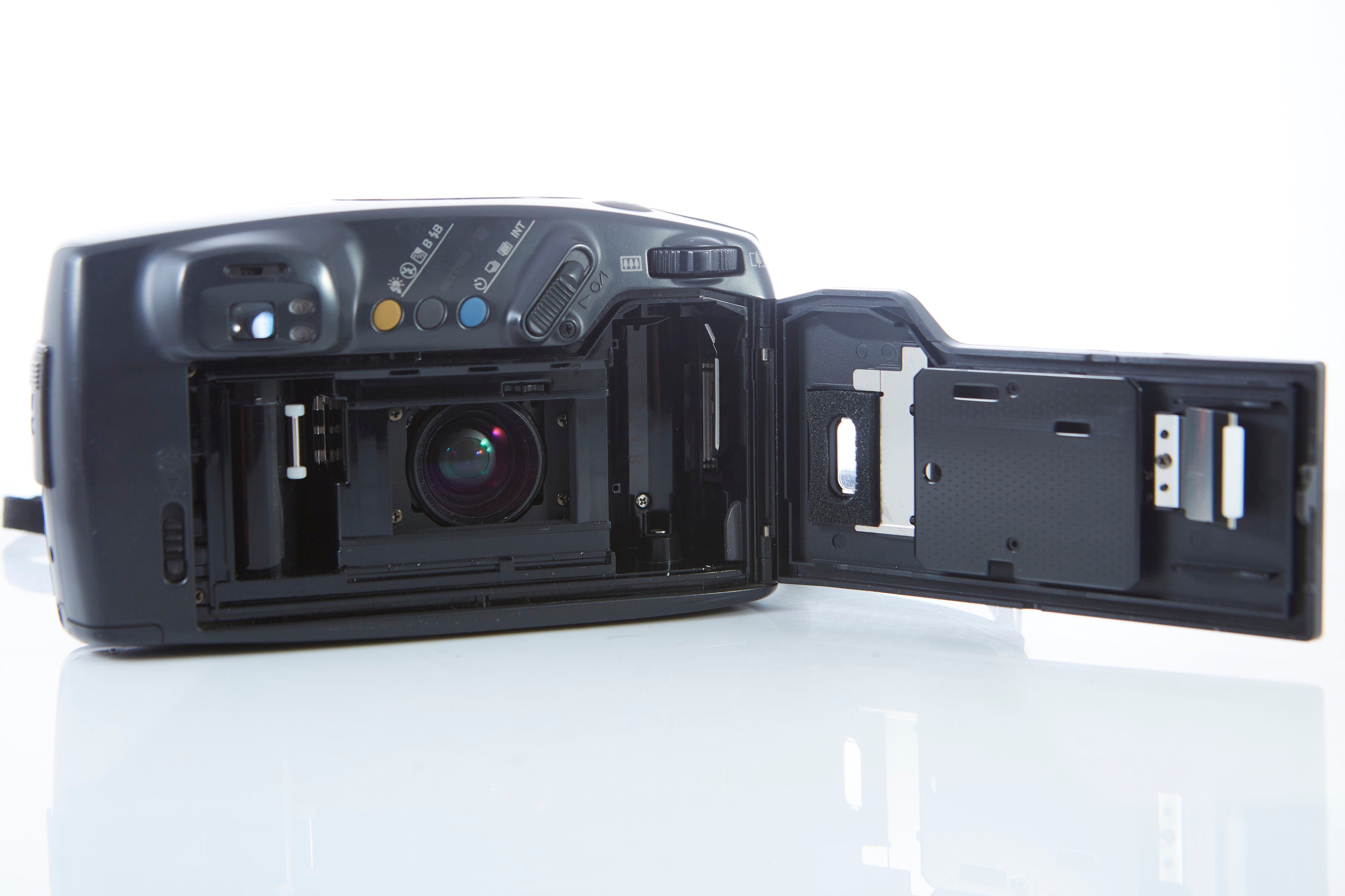 PENTAX ILX ZOOM105-R その他セット Picked up a Pentax Zoom 105-R for $5 at a thrift store. Here it is