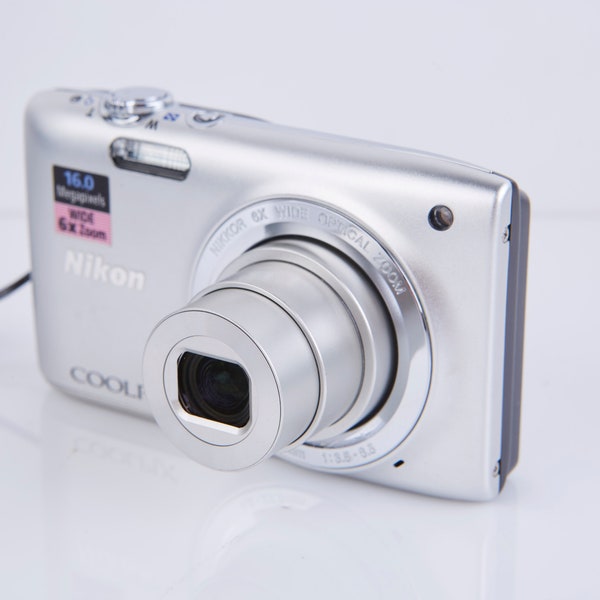 Nikon Coolpix S2700 16MP 6 X Optical Zoom Digital Camera. Vintage Digital Camera. Working Digital Camera. Tested.