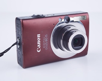 Fujifilm Finepix Z90 Compact Digital Camera. Vintage Digital Fujifilm Finepix Z90 Compact Digital Camera. Vintage Digital