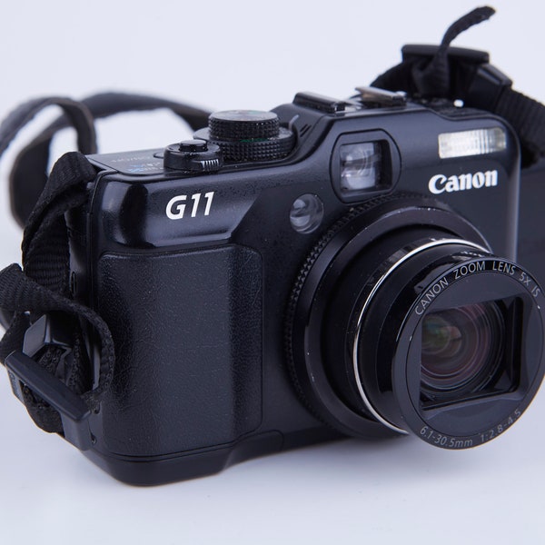 Canon PowerShot G11 10MP 5X Zoom  Compact Digital Camera. Vintage Digital Camera. Working Digital Camera. Tested.