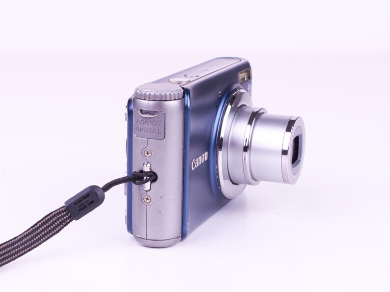 Canon Powershot A3100 IS 12MP 4X Zoom Compact Digital Camera. Vintage