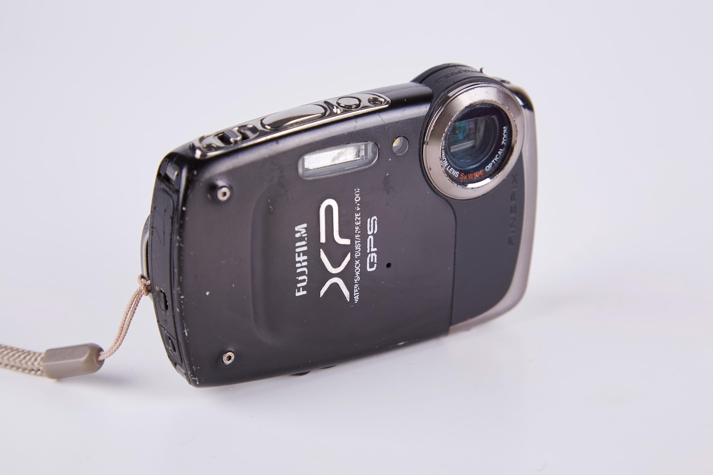 Fujifilm Finepix XP30 Waterproof Shockproof Digital Camera