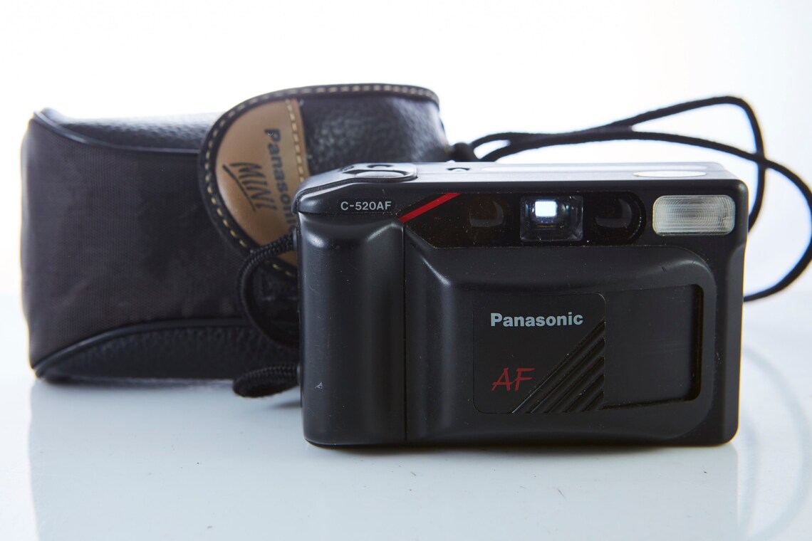 Panasonic C-520AF Film Camera: 35mm Point & Shoot with Case, foto 1 di 5