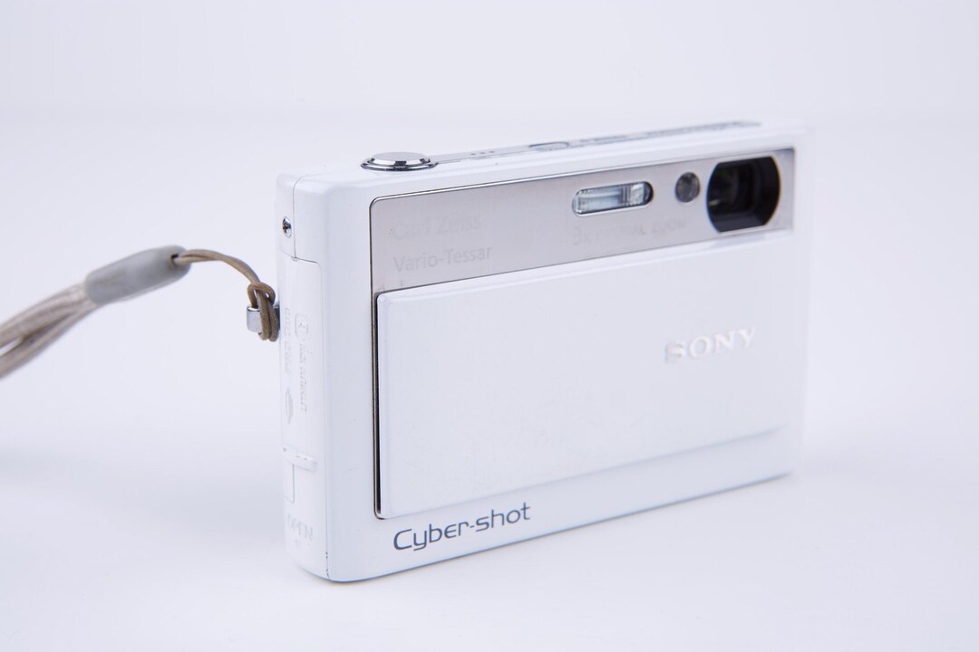 Sony Cyber-shot DSC-T20 8,1 MP Digital Camera. Vintage Digital Camera ...