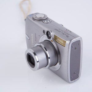 Canon Digital Camera Powershot S120 (Silver) F Value 1.8 Wide-Angle 24Mm 5X  Opti