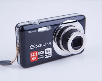 Casio Exilim EX-Z800 Compact Digital Camera. Vintage Digital Camera. Working Digital Camera. Tested. Point and Shoot Camera. Boxed.