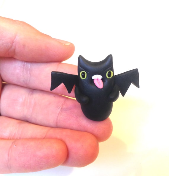 コウモリのミニチュア、かわいい小さな黒いコウモリの置物 Fimo