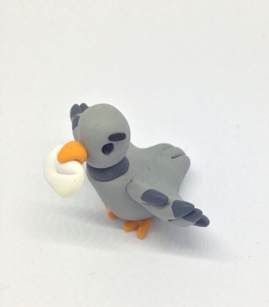 かわいい鳩のポスト粘土フィモ - 郵便物を運ぶかわいいスタイルの飛ん
