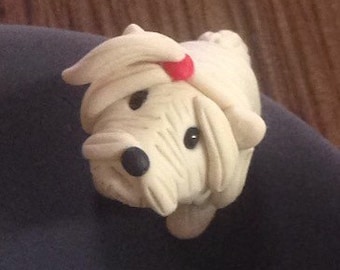 Miniaturowy pudel w kolorze złamanej bieli z gliny polimerowej, urocze figurki psów Fimo - pies w stylu Kawaii na zamówienie