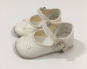 NIB White Patent Mary Janes Soft Sole Shoes with Bow Infant Girls Size 1,2,3