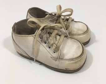 vintage stride rite baby shoes