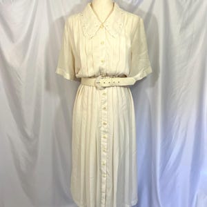 Vestido midi vintage feminino anos 80 Ms Chaus tamanho 10 médio - vestido camisa vintage - vestido médio anos 80 - vestido plissado - vestido creme