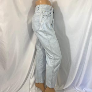 Vintage 90’s Chic Jeans High Waisted Light Wash Mom Jeans Size 12 - Vintage 31 Inch Waist Jeans - Vintage Chic Jeans - Vintage Mom Jeans