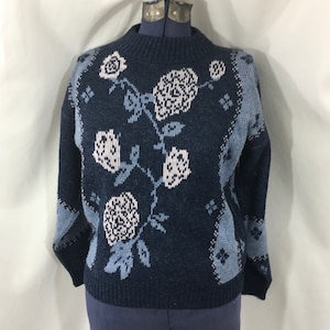 Women’s Vintage Flower Sweater Small Medium - Vintage Sweater - Small Sweater - 80’s Sweater - 90’s Sweater - Blue Sweater