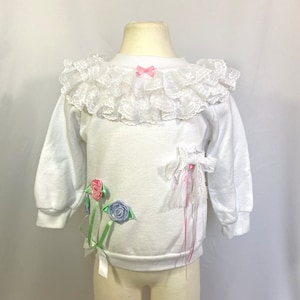 Little Girl’s Vintage 90’s Buster Brown White Flower Sweatshirt 3T - Vintage 3T Sweatshirt - Girl’s Sweatshirt - Vintage Buster Brown Sweat
