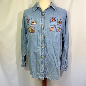 Women’s Vintage Y2K Chambray Button Down Shirt Small - Small Chambray Shirt - Vintage Button Down Shirt - Farm Shirt - Embroidered Shirt
