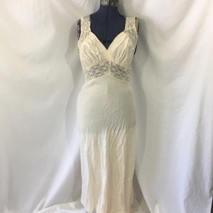Vintage Radelle Lingerie Bias Cut Nightgown Small Medium - Vintage Lingerie - Boudoir Nightgown - 30’s Lingerie - 40’s Nightgown