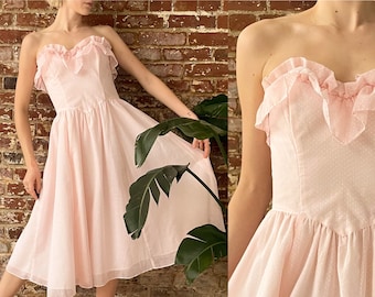 Vintage 1980s Gunne Sax Baby Pink & White Swiss Dot Strapless Dress - 80s Does 50s Pink Ruffled Strapless Basque Waist Formal Dress - XS