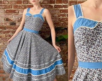 Vintage 1970s Does 1950s Leaf Print Circle Skirt  Dress - 70s Gunne Sax Style Hand Tailored  Floral Print Dress - Cotton Sun Dress - 27W