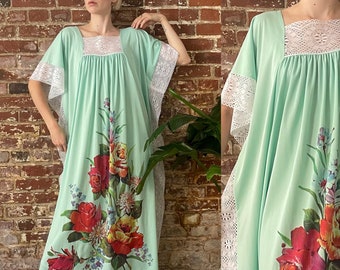 Vintage 1970s Mint Green Floral Photo Print Cocoon Dress - Sears Made in Canada - Small Medium Loose Fit