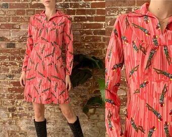 Vintage 1970s Man With Balloons Novelty Print Dress - 70s Polyester Novelty People Print Collared Long Sleeve Mini Dress - Medium