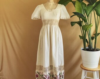 70s Vintage PASTEL APRICOT Dress Crepe /& Lace Trim Highwaisted Long Puff Sleeve Peach Boho Bohemian Hippie 1970s vtg XXS