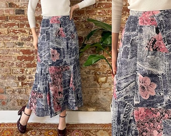 Jupe longue à imprimé floral « Denim » de l'an 2000 vintage des années 90 - jupe superposée en denim à fleurs des années 2000 - fabriquée au Canada - petite taille 26-27