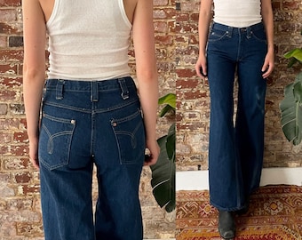 Jean évasé GWG foncé délavage vintage des années 1970 - cloches en denim taille basse des années 70 - Fabriqué au Canada - XS petit 28-29" taille basse 38" hanche