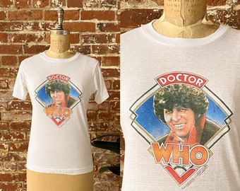 Vintage 1983 Doctor Who Promo T-shirt - t-shirt Doctor Who BBC original des années 80 - étoiles à sérigraphie à couture unique made in USA - coupe courte XS