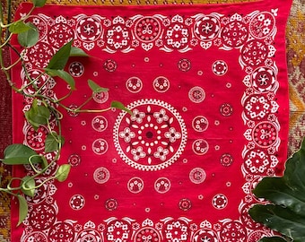 Vintage RN 13960 Fast Color Red Bandana - Red White Mandala Floral Print Bandana - Fast Color All Cotton Worn Bandana