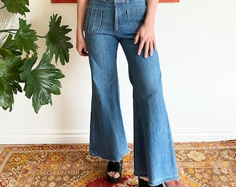 Vintage 70s "Tobias" Pin Tuck Pocket Low Rise Denim Flare Bellbottom Jeans - Small/Medium Low Rise 31 W 39" Hip