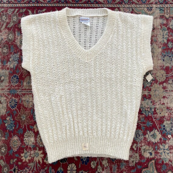 Vintage 1970s White Fuzzy V-Neck Sweater Vest - D… - image 9
